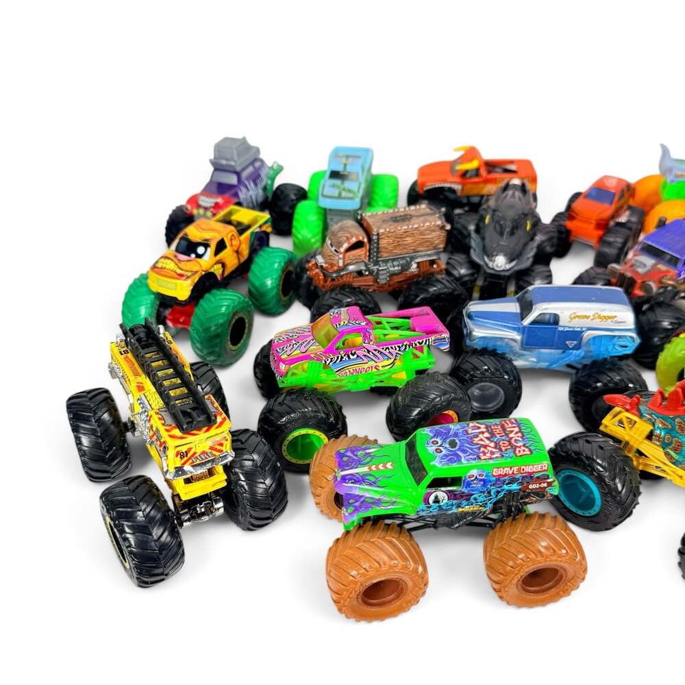 Monster Truck Vehicle Lot of 18 Assorted Trucks - Picture 3 of 10